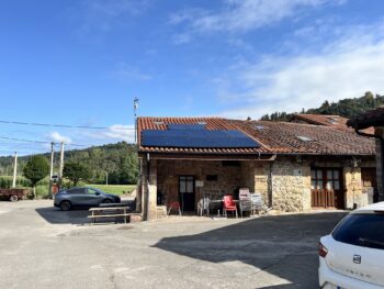Instalación fotovoltaica de autoconsumo en el Centro Social de Cades